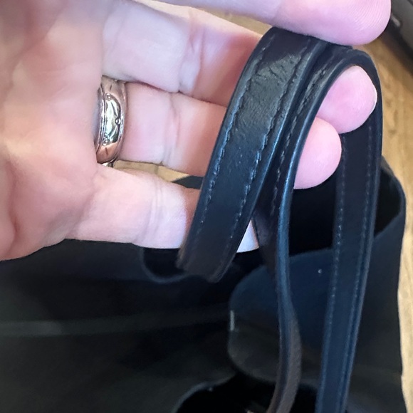 Alaia Elegant Black Tote with White Accents - Picture 11 of 12